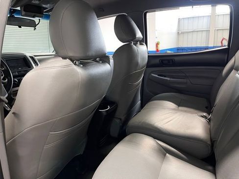 Used 2015 Toyota Tacoma 4x4 Double Cab w/ TRD Sport Package image 17