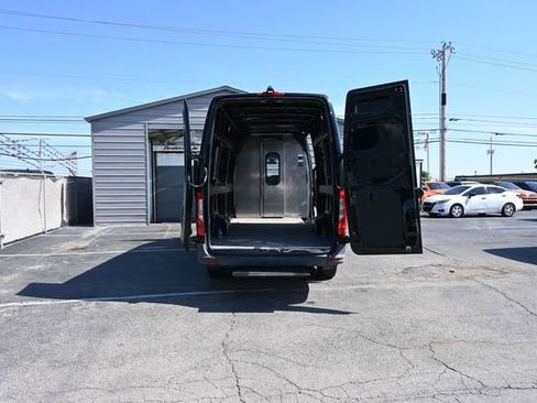 Used 2019 Mercedes-Benz Sprinter 2500 image 15