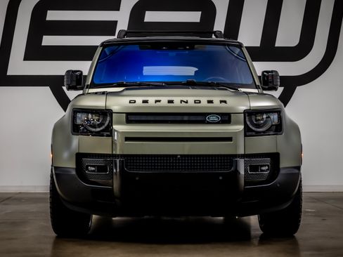 Used 2020 Land Rover Defender 110 HSE AWD/4WD image 4
