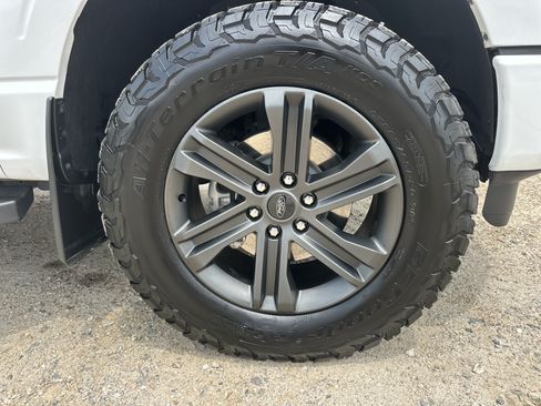 Used 2021 Ford F150 Lariat w/ Equipment Group 502A High AWD/4WD image 16