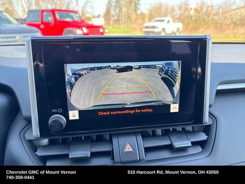 Used 2024 Toyota RAV4 SE w/ Convenience Package AWD/4WD image 24