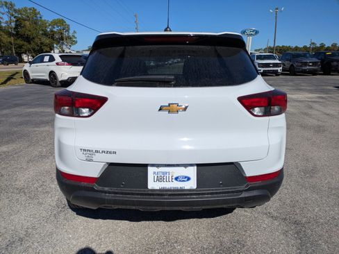 Used 2025 Chevrolet TrailBlazer LS w/ LS Convenience Package image 5