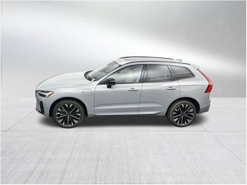 New 2026 Volvo XC60 T8 Ultra w/ Protection Package Premier AWD/4WD image 13