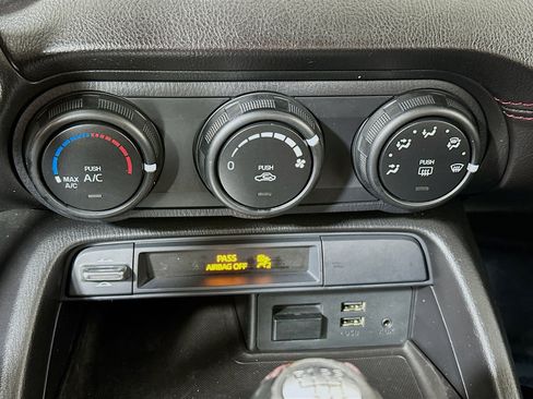 Used 2017 MAZDA MX-5 Miata RF Club image 15