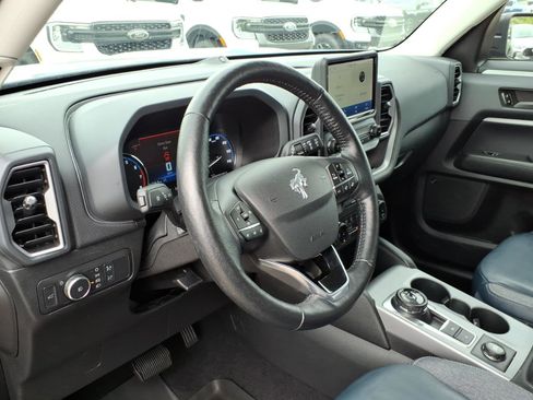 Used 2022 Ford Bronco Sport Outer Banks w/ Tech Package AWD/4WD image 8