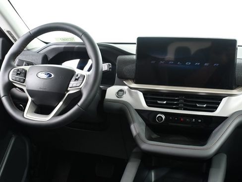 New 2026 Ford Explorer Active w/ Active Comfort Package AWD/4WD image 8