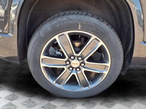 Certified 2019 GMC Acadia Denali w/ Technology Package AWD/4WD image 10