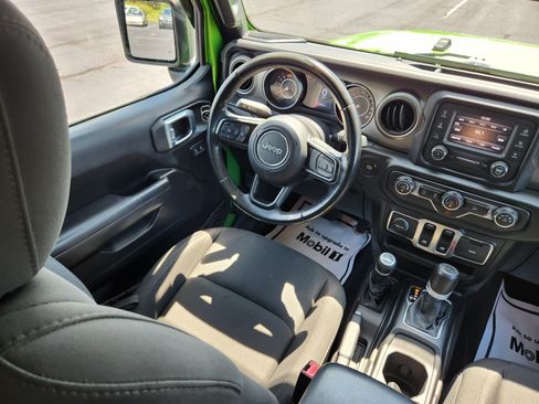 Used 2020 Jeep Wrangler Sport AWD/4WD image 14