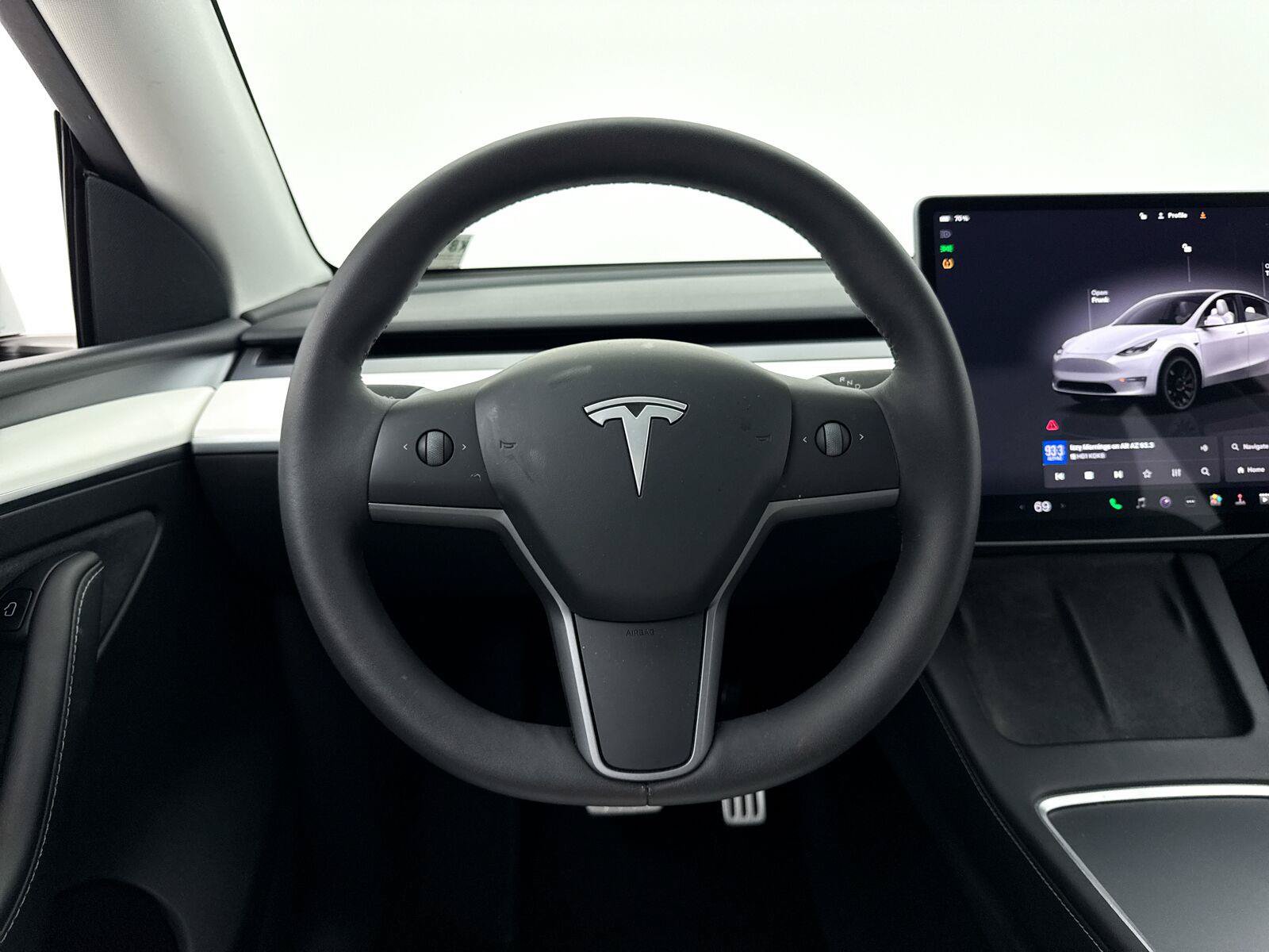 Used 2023 Tesla Model Y Performance AWD/4WD image 3
