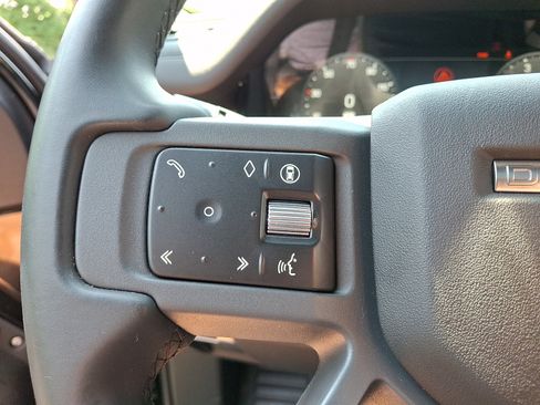 Used 2025 Land Rover Defender 110 S AWD/4WD image 21