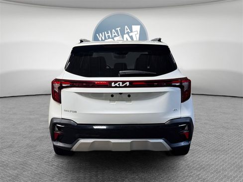 Used 2024 Kia Seltos EX image 5