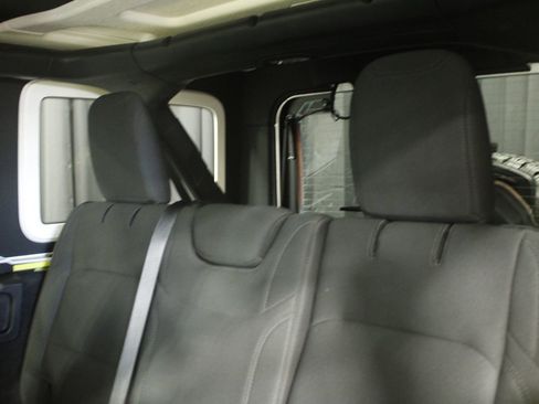 Used 2022 Jeep Wrangler Unlimited Sport image 6