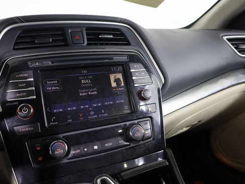 Used 2020 Nissan Maxima 3.5 SL w/ Floor Mat Group image 3