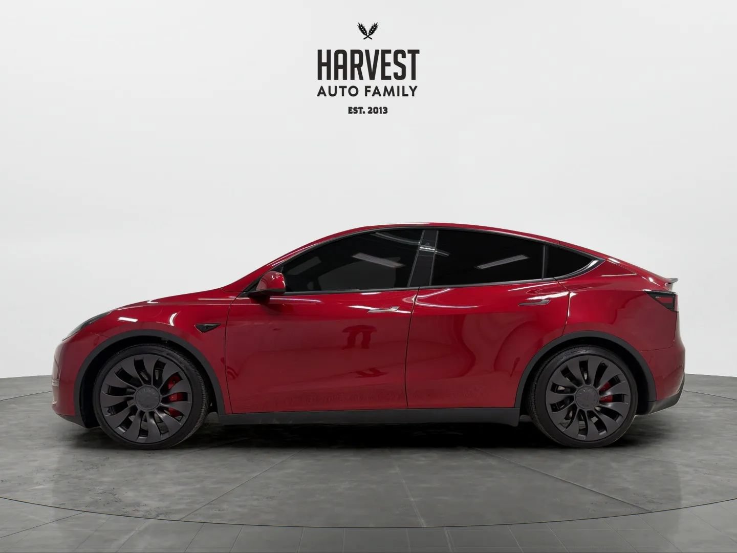 Used 2024 Tesla Model Y Performance AWD/4WD image 2