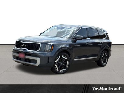 Used 2023 Kia Telluride EX w/ EX Captain's Chair Package