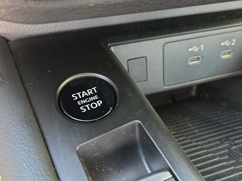 Used 2025 Nissan Kicks SV AWD/4WD image 26
