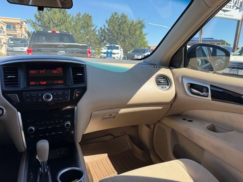 Used 2013 Nissan Pathfinder S AWD/4WD image 24