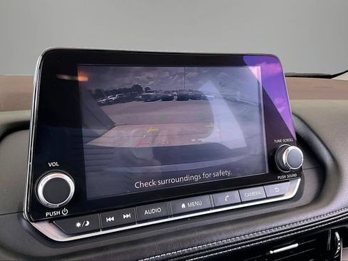 Used 2022 Nissan Rogue SV FWD image 13