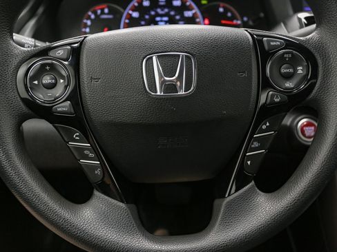 Used 2016 Honda Accord EX image 33