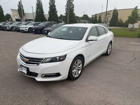 Used 2019 Chevrolet Impala LT FWD image 2