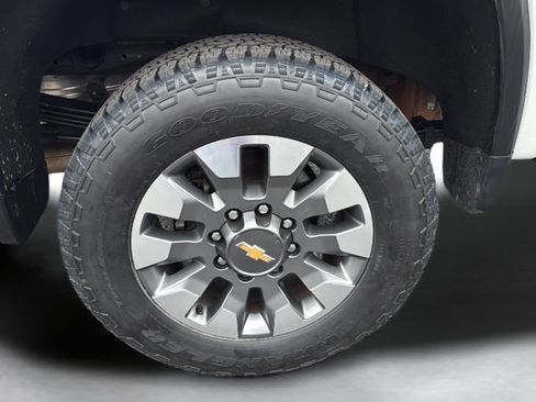 Used 2025 Chevrolet Silverado 2500 LT w/ Safety Package AWD/4WD image 24