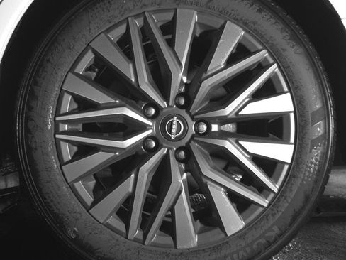 Used 2025 Nissan Altima 2.5 SV image 14