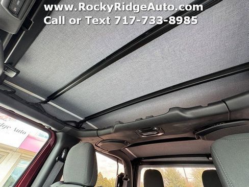 Used 2022 Jeep Wrangler Sport AWD/4WD image 17