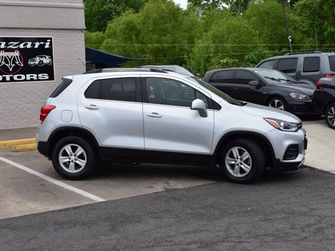 Used 2020 Chevrolet Trax LT FWD image 4