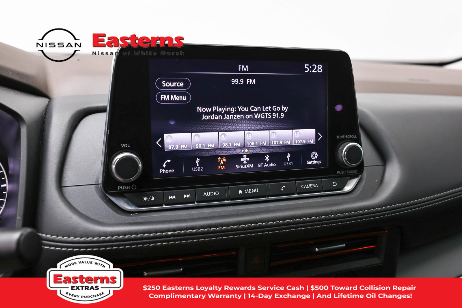 Used 2023 Nissan Rogue S AWD/4WD image 18