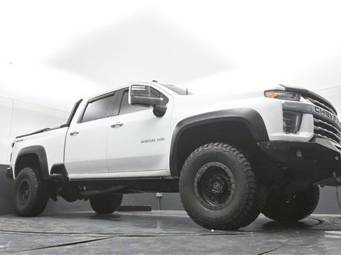 Used 2020 Chevrolet Silverado 2500 LTZ w/ Technology Package image 46