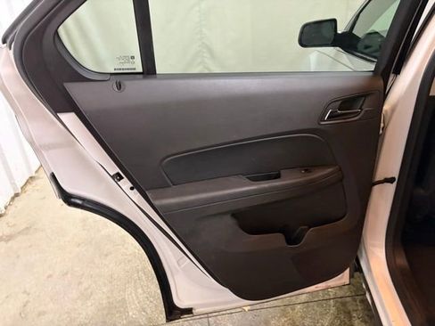 Used 2017 Chevrolet Equinox LT w/ Sport Edition image 17