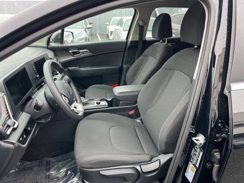Used 2025 Kia Sportage LX FWD image 35
