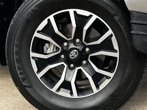 Used 2022 Toyota Tacoma TRD Sport image 28