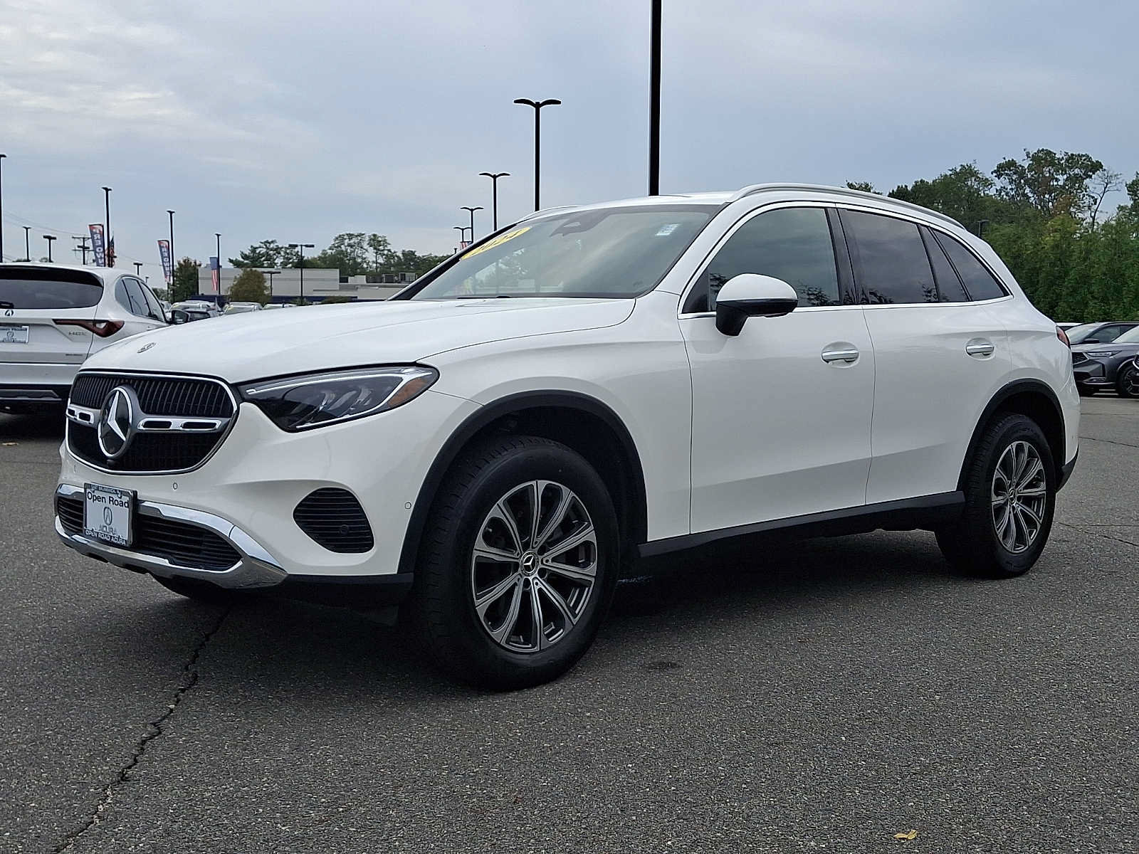 Used 2024 Mercedes-Benz GLC 300 4MATIC image 3