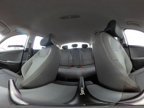 Used 2025 Kia K4 LXS image 41