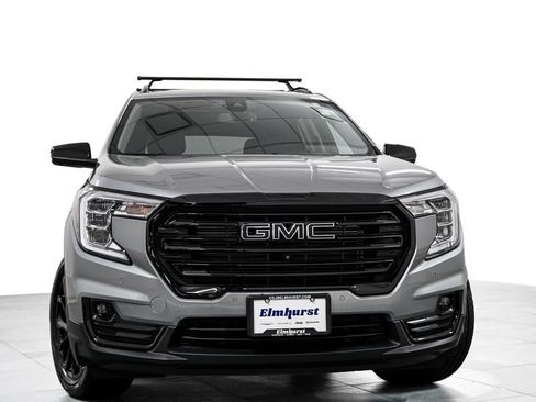 Used 2023 GMC Terrain SLT w/ Infotainment Package II AWD/4WD image 3