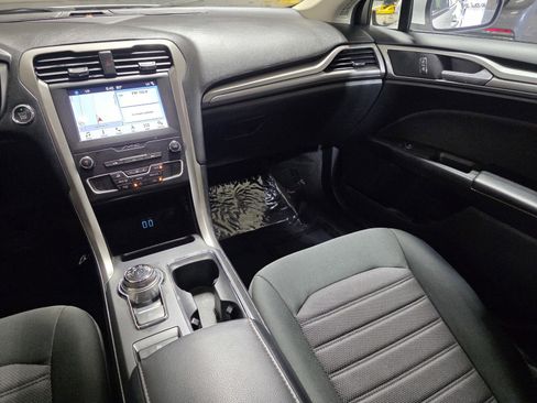 Used 2019 Ford Fusion SE image 20