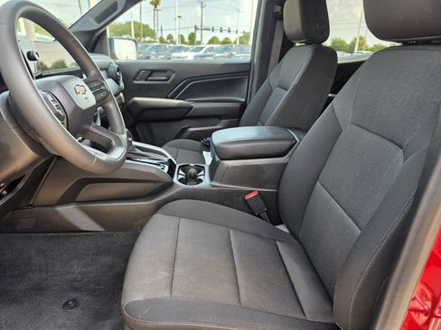Used 2024 Chevrolet Colorado W/T w/ WT Convenience Package II AWD/4WD image 15
