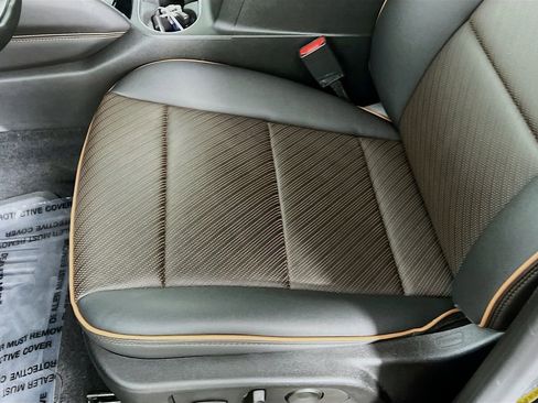 Used 2023 GMC Canyon AT4 w/ AT4 Premium Package image 18