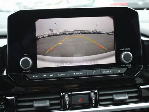 New 2025 Nissan Pathfinder SV image 14