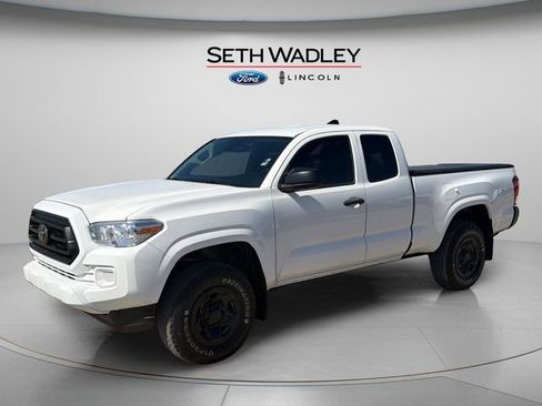 Used 2021 Toyota Tacoma SR AWD/4WD image 3
