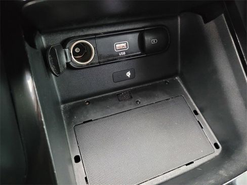 Used 2021 Kia Telluride EX w/ EX Premium Package image 16