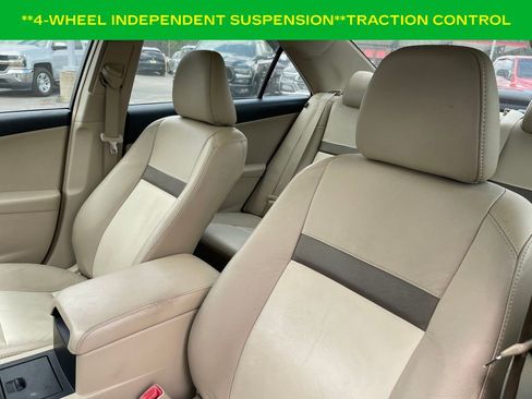 Used 2012 Toyota Camry XLE w/ Leather Pkg FWD image 12