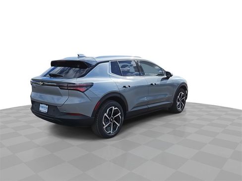 New 2026 Chevrolet Equinox EV LT image 8