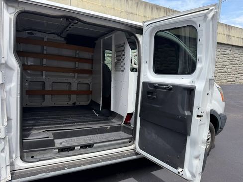 Used 2015 Ford Transit 250 130 Low Roof w/ Exterior Upgrade Package RWD image 24