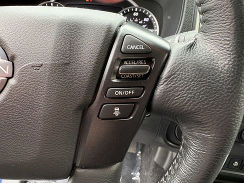 Used 2023 Nissan Frontier SV w/ SV Convenience Package AWD/4WD image 30