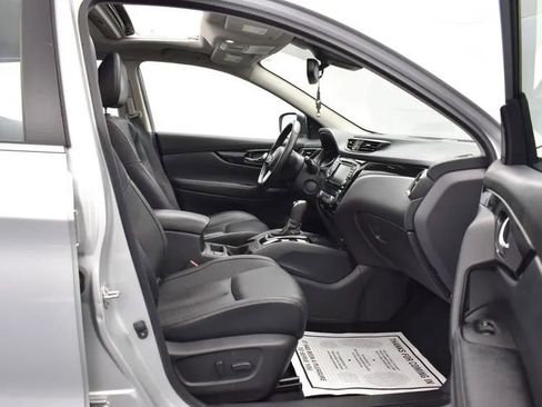 Used 2022 Nissan Rogue Sport SL w/ Premium Package image 17