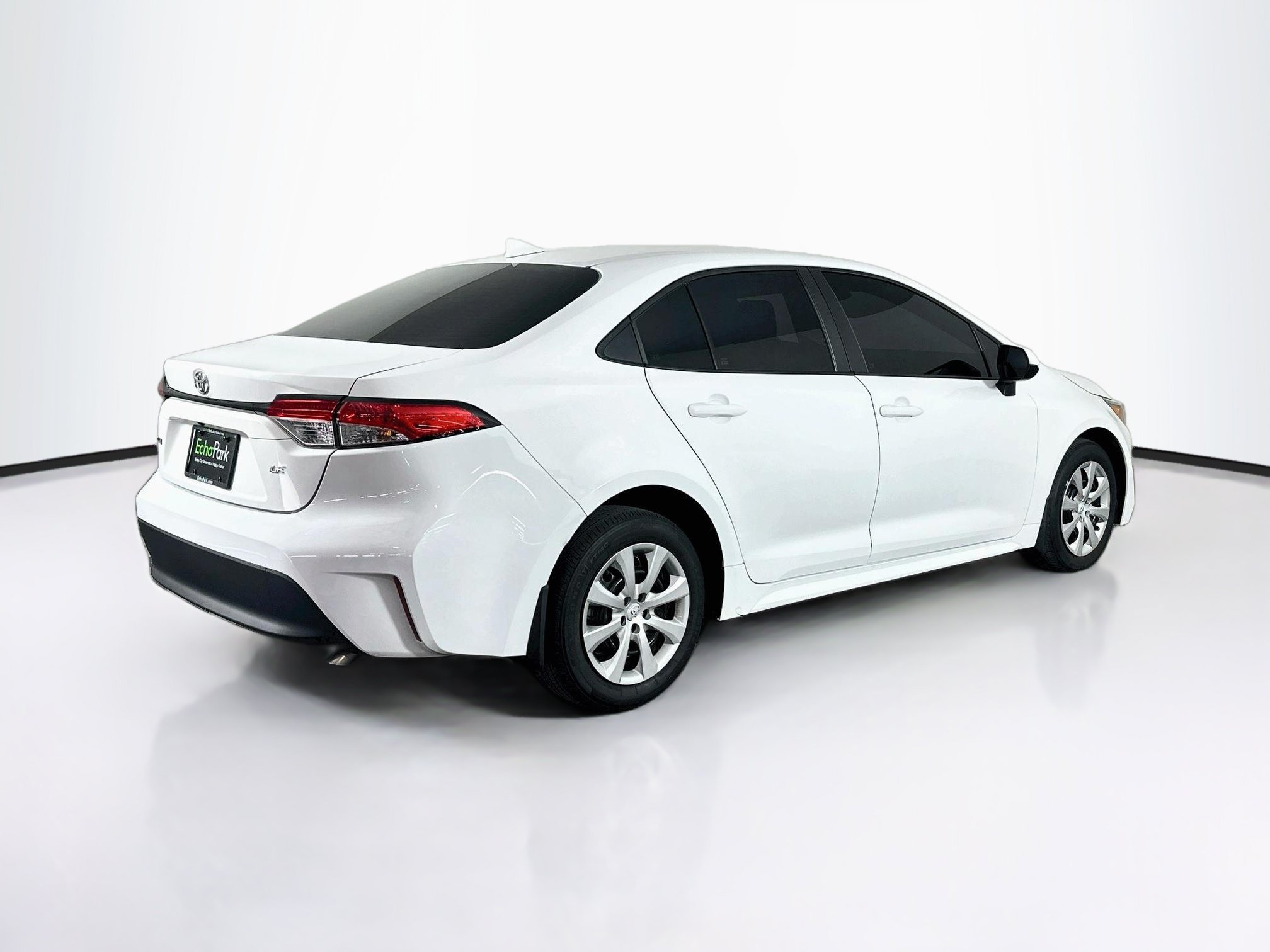 Used 2025 Toyota Corolla LE FWD image 9