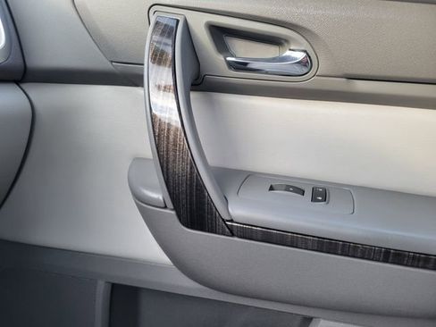 Used 2016 GMC Acadia SLT w/ Open Road Package image 24