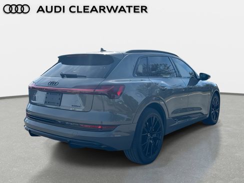Used 2022 Audi e-tron Chronos image 4
